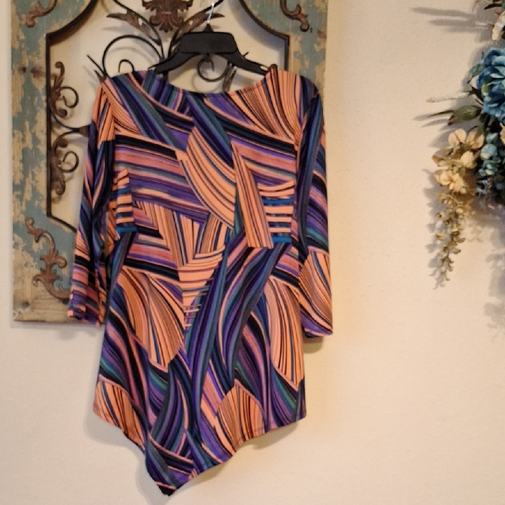 🔥🔥CLEARANCE ITEM🔥🔥New Directions Vibrant Swirl Blouse. NWOT Size Medium - Picture 7 of 8
